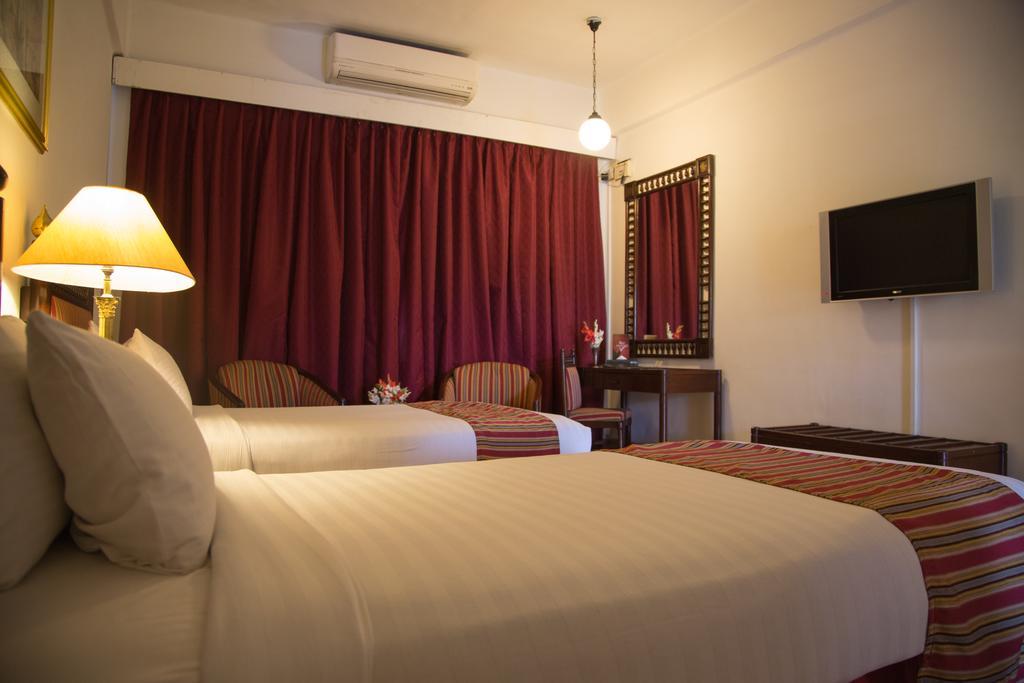 Beach Luxury Hotel Karatschi Exterior foto