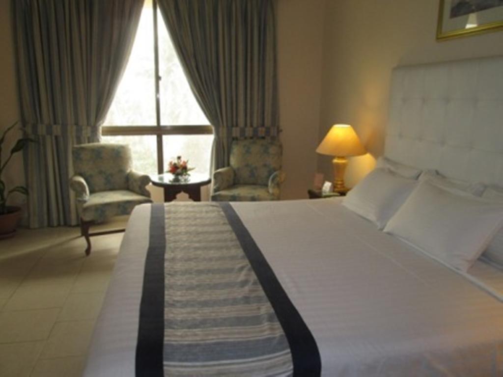 Beach Luxury Hotel Karatschi Exterior foto