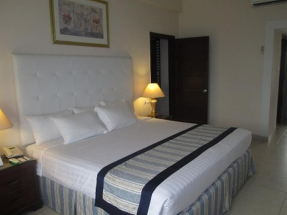 Beach Luxury Hotel Karatschi Exterior foto